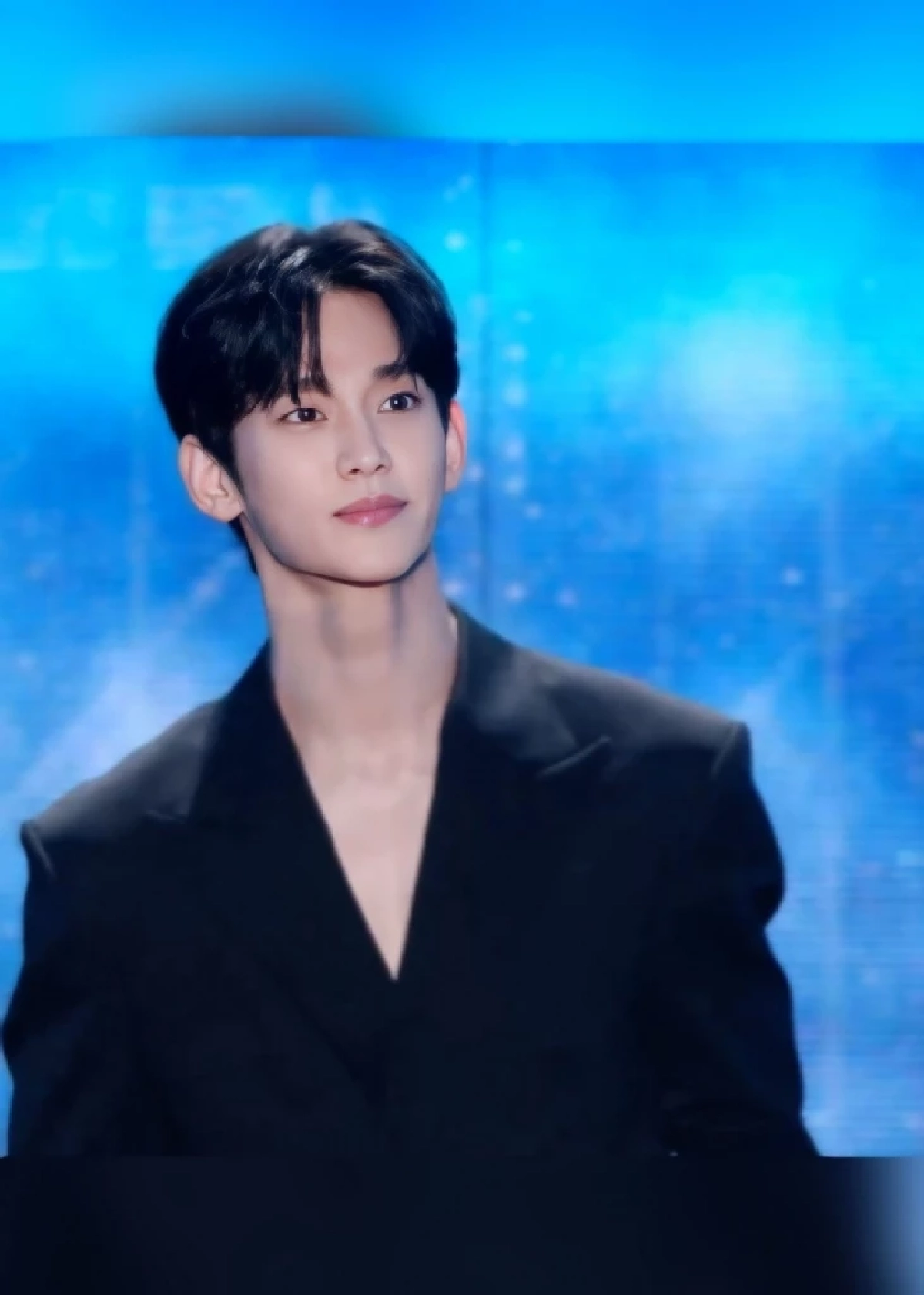 “คิมซูฮยอน” คืนจอออกงานเกาหลีครั้งแรกในรอบ 18 เดือน หล่อสะกดสายตา