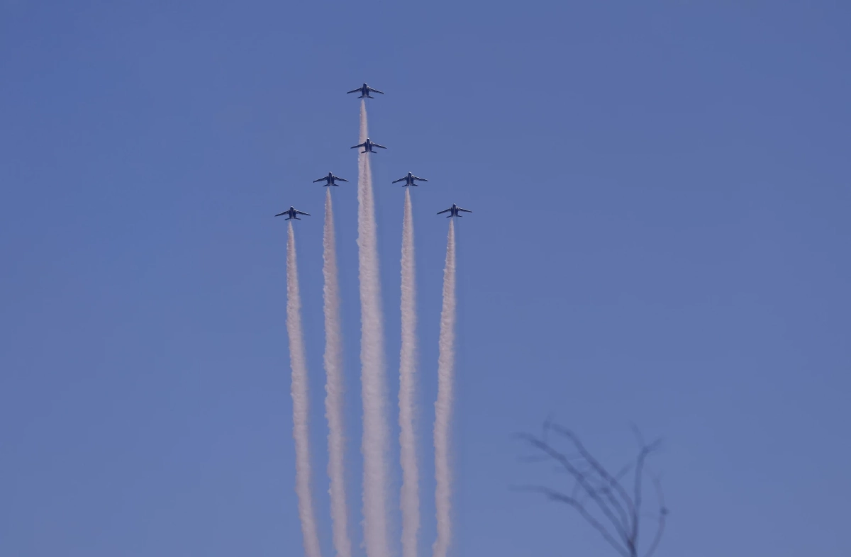 ทีมผาดโผน Blue Impulse บินโชว์