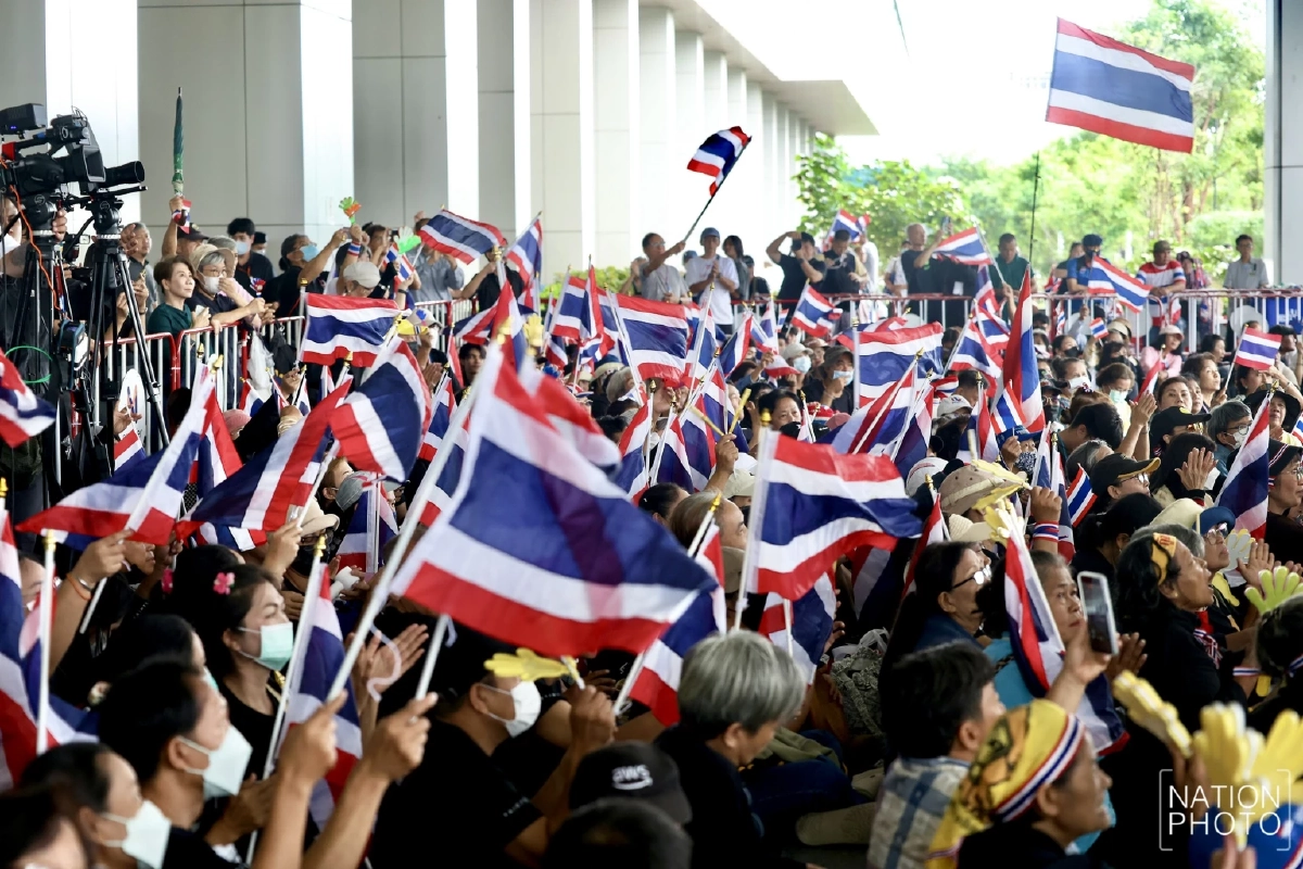 "สนธิ" นำทีมบุก กกต. สับเละมติฮั้ว สว. ส่อฟอกขาว แฉขบวนการฮุบอำนาจ