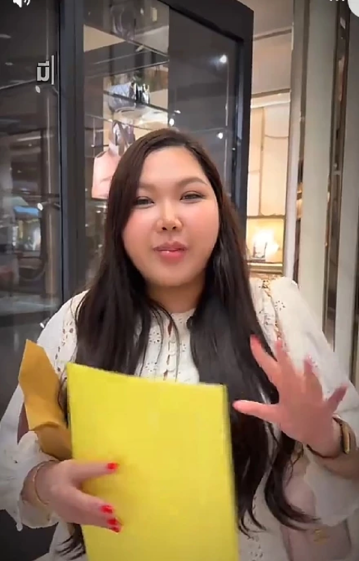 "คุณหนูแอลลี่" ไม่ทน! ฟาด "ไลฟ์โค้ชผู้ชาย" บูลลี่สาว ไม่มีคำหยาบ แต่เจ็บจี๊ด!