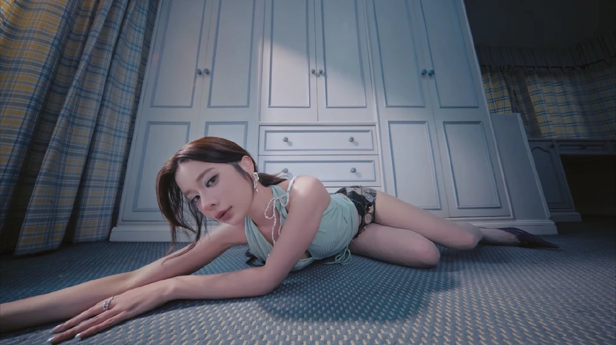 'เก้า สุภัสสรา' ปล่อย MV เพลงจีน 'Neon Dream (霓梦)' ลุคอินเตอร์จึ้งจนใจเจ็บ