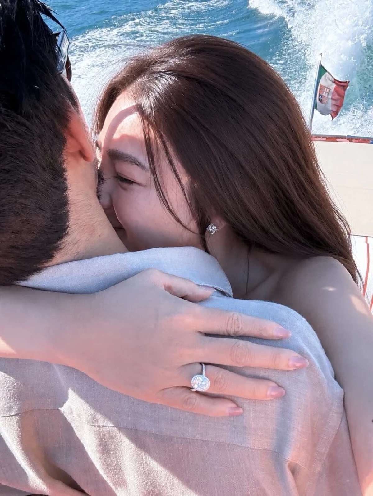 "ดิว อริสรา" โชว์ทะเบียนสมรส "วู้ดดี้" ขึ้นแท่นสะใภ้ล่ำซำ