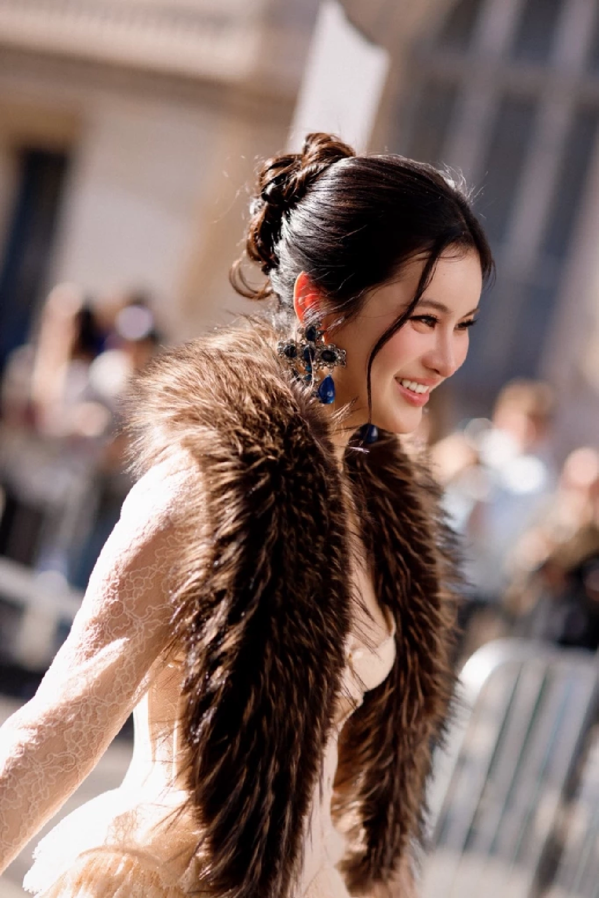 โซเชียลจับตา "ออน สมฤทัย" โดดเด่นเกินต้าน Paris Fashion Week 2026