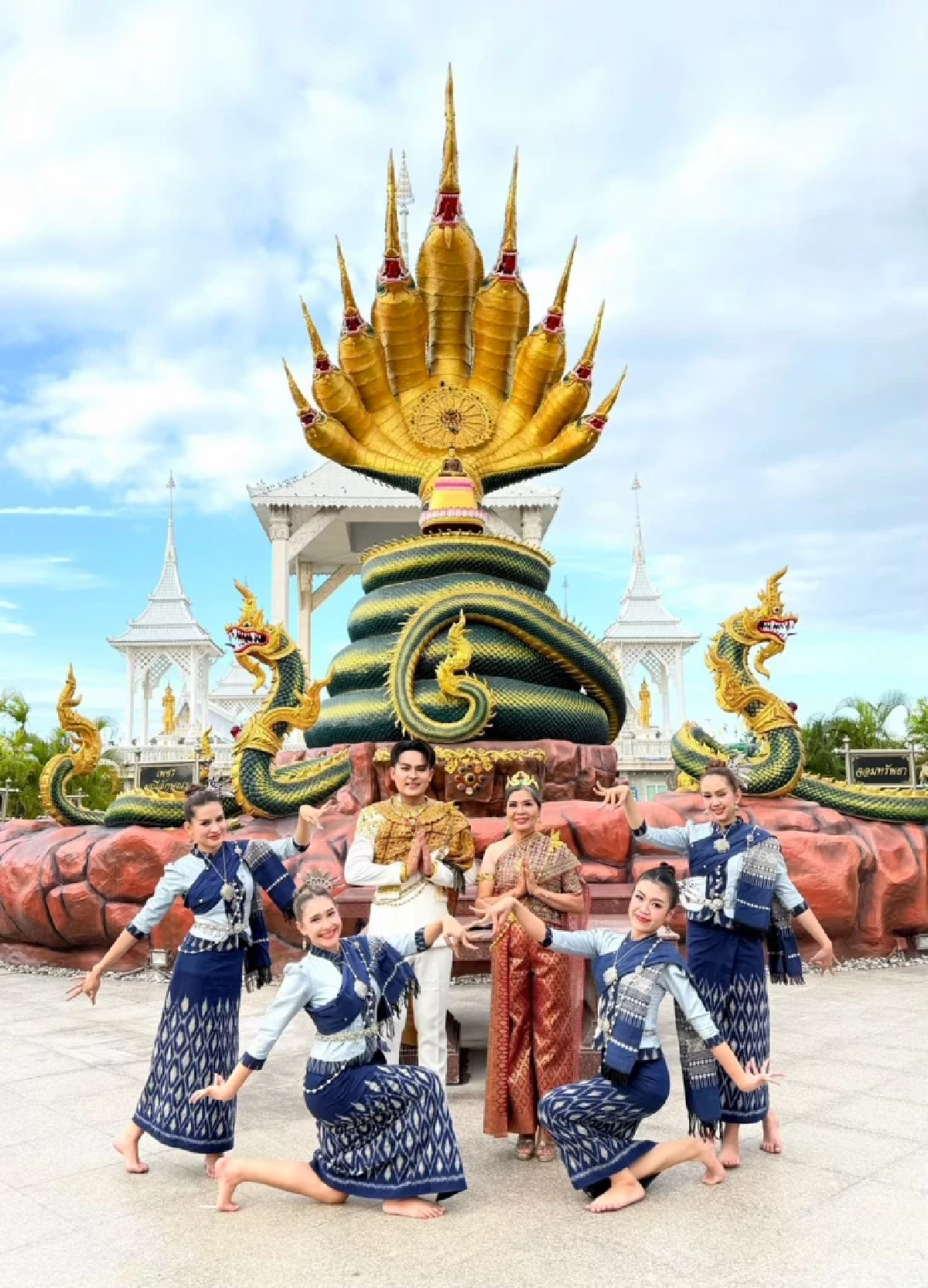 เลขเด็ด งูสีทอง (พญานาค) "แม่แก้ว" ถ่ายทอดเพลง "บูชาท้าวมหาราชวิรูปักโขนาคราช"