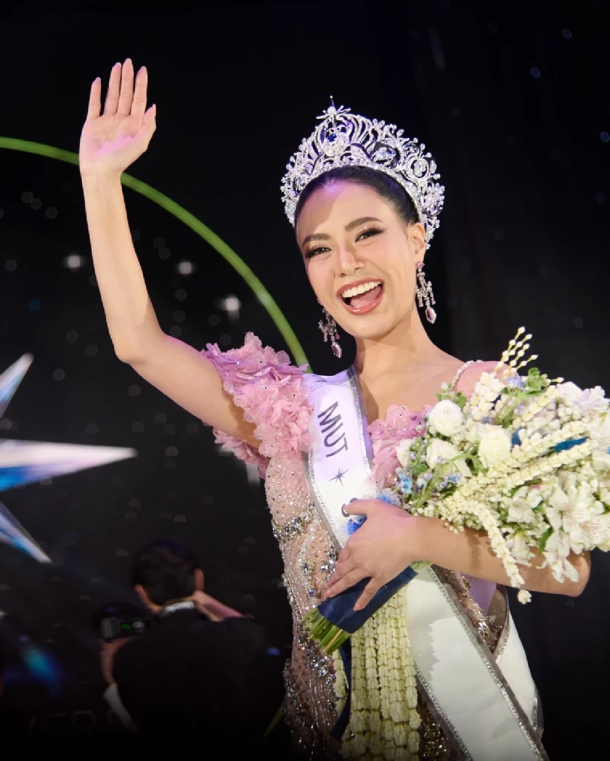 เปิดประวัติ "แบมบี้ สิรินโสพิศ" ลูกสาวอดีตนางสาวไทย ที่หลายคนกำลังจับตา