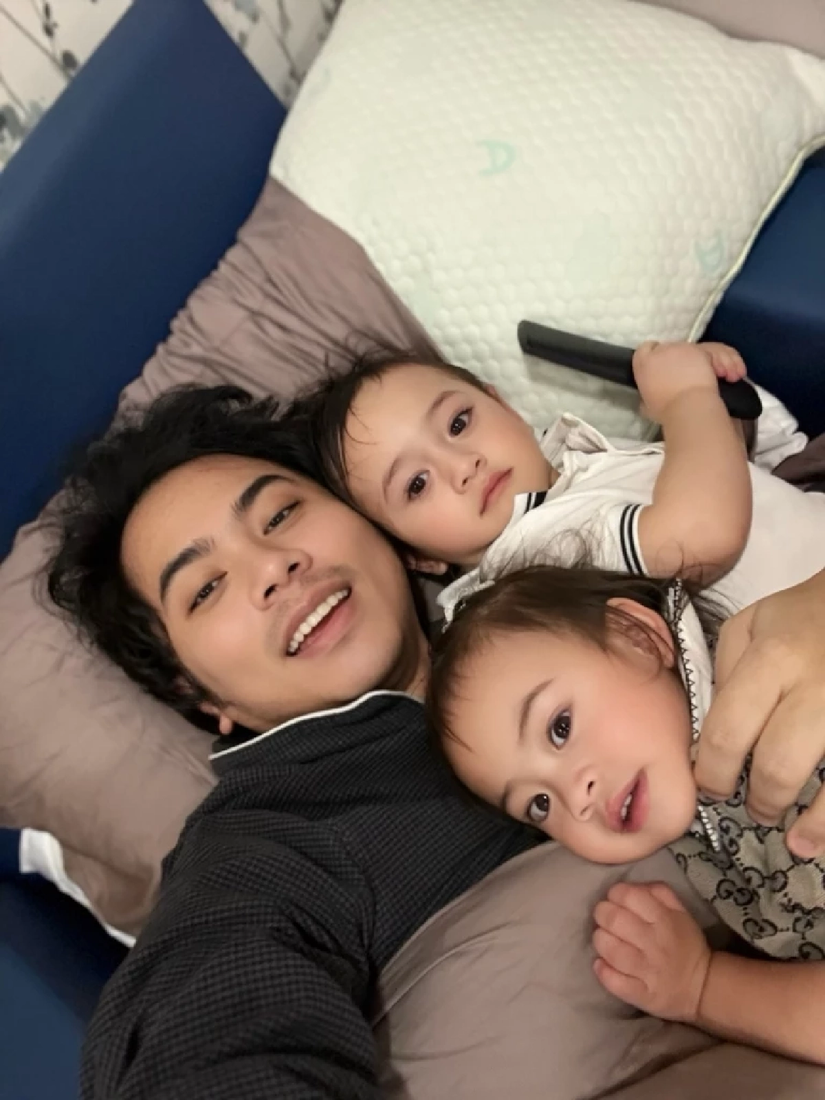 "แอ็คมี่" เผยภาพแรก "นนนี่ ณัฐชา" คลอดลูกสาวคนที่ 3 ที่ดูไบยังไม่กลับไทยจ้า