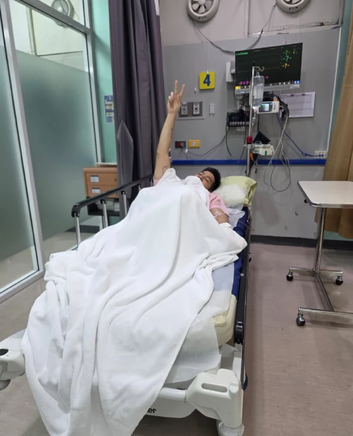 ห่วง "ต๊อด ปิติ ภิรมย์ภักดี" สามี "นุ่น วรนุช" ป่วยหนักอยู่ที่โรงพยาบาล