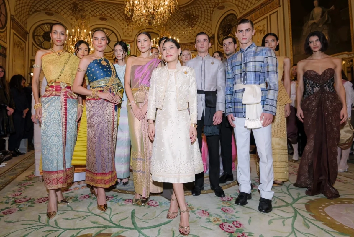 เจ้าฟ้าสิริวัณณวรี’ ทรงถ่ายทอดองค์ความรู้ ‘ชุดไทยพระราชนิยม’  ณ กรุงปารีส  