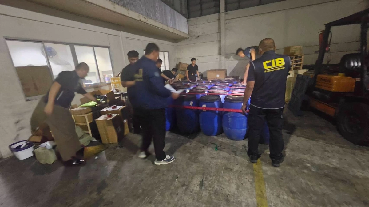 โกดังทุนจีน ซุก  "ไส้หมูเถื่อน" กว่า 5 ตัน ส่งขายร้านอาหารย่านบางขุนเทียน