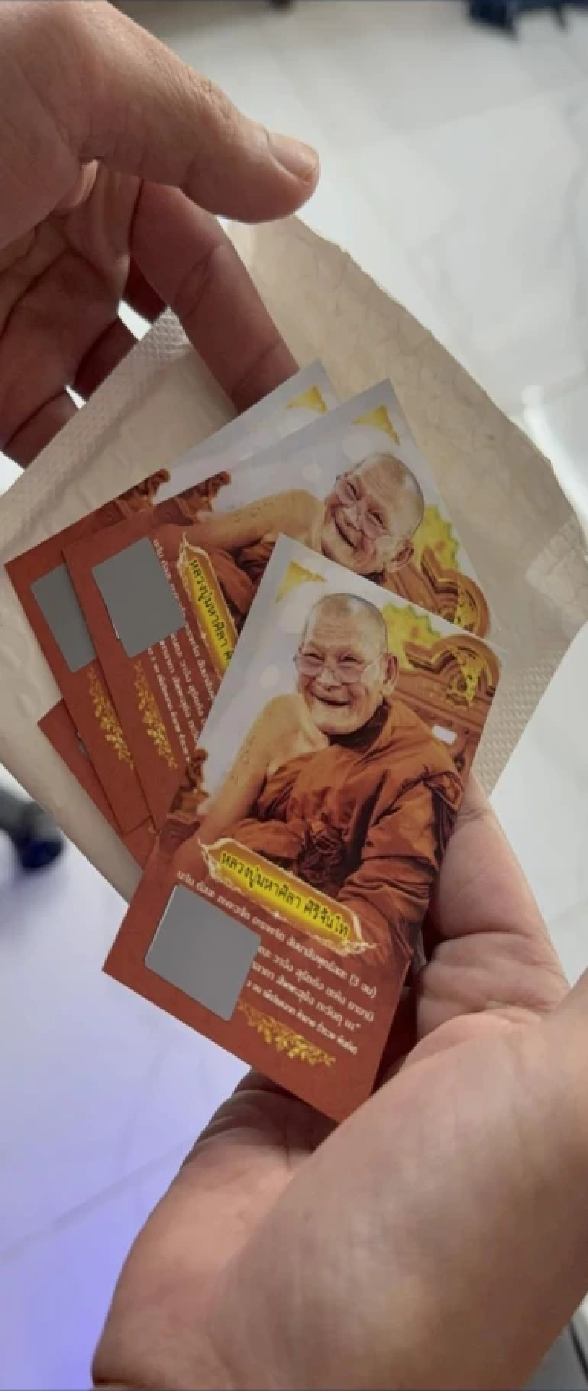 ตร.ไซเบอร์ทลายเพจขายบัตรขูดเลขเด็ด อ้างชื่อ “หลวงปู่ศิลา” ฟันรายได้อู้ฟู่ 30 ล้าน
