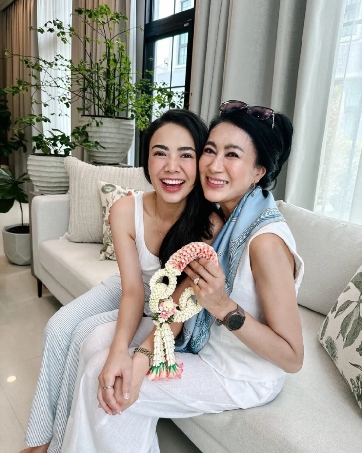 เปิดประวัติ "เอ๋ สาวิณี" นางสาวไทย ส่งต่อความสวยดันลูกสาว "แบมบี้" คว้ามง