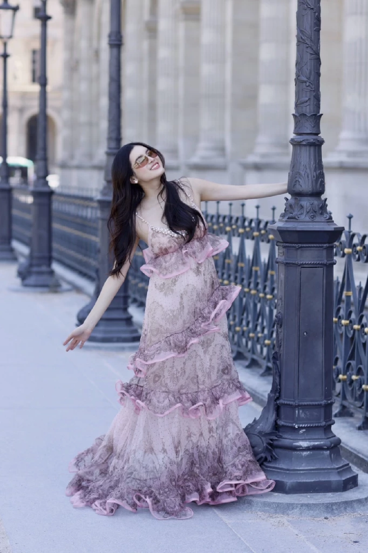 สุดปัง! "ออน สมฤทัย" แรงต่ออีกปี บินลัดฟ้าร่วม Paris Fashion Week