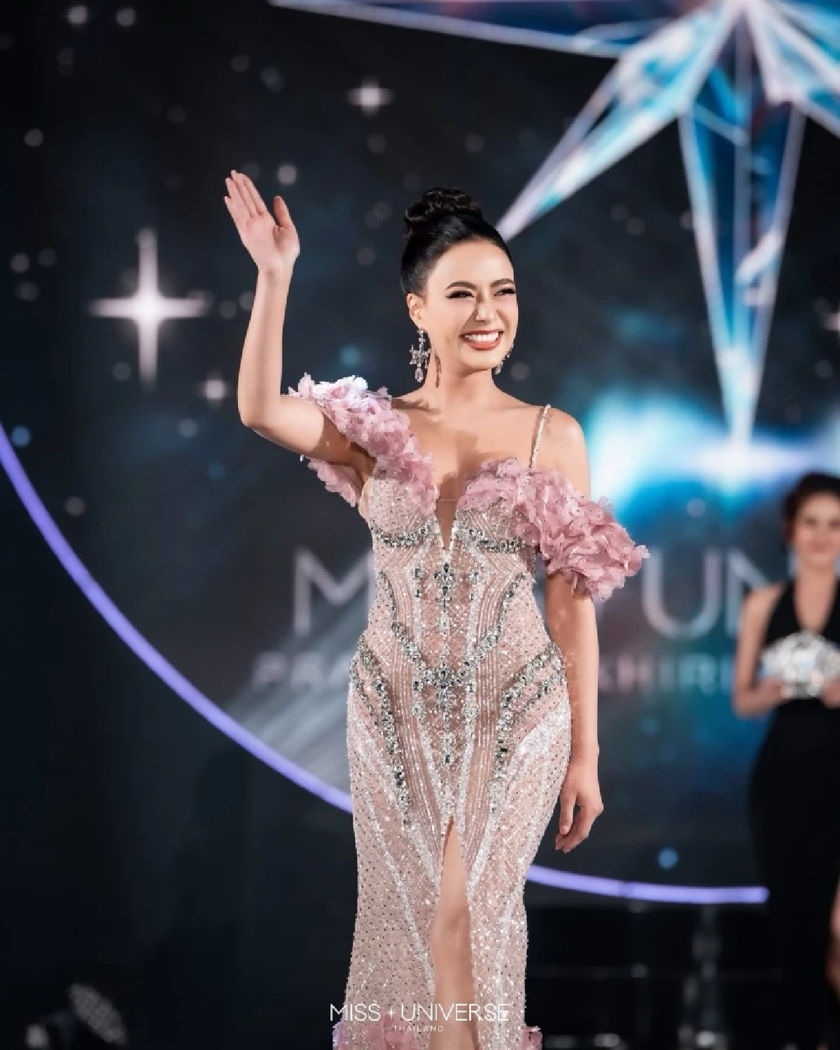 เปิดประวัติ "แบมบี้ สิรินโสพิศ" ลูกสาวอดีตนางสาวไทย ที่หลายคนกำลังจับตา
