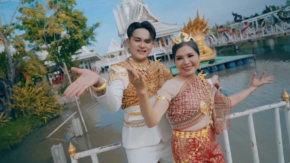 เลขเด็ด งูสีทอง (พญานาค) "แม่แก้ว" ถ่ายทอดเพลง "บูชาท้าวมหาราชวิรูปักโขนาคราช"