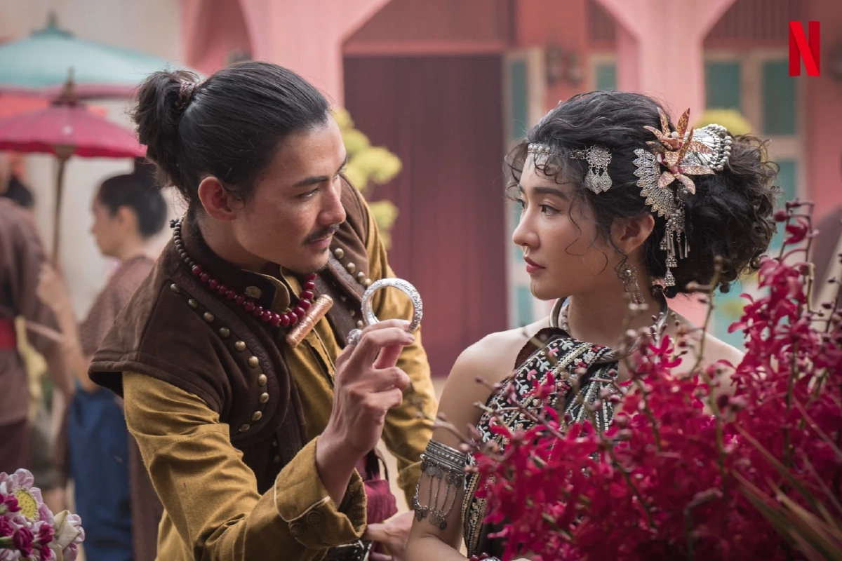 ถอดรหัสตัวละคร "เพลิงพระนาง"หลัง Netflix เผยภาพแรกจากซีรีส์ขนลุก