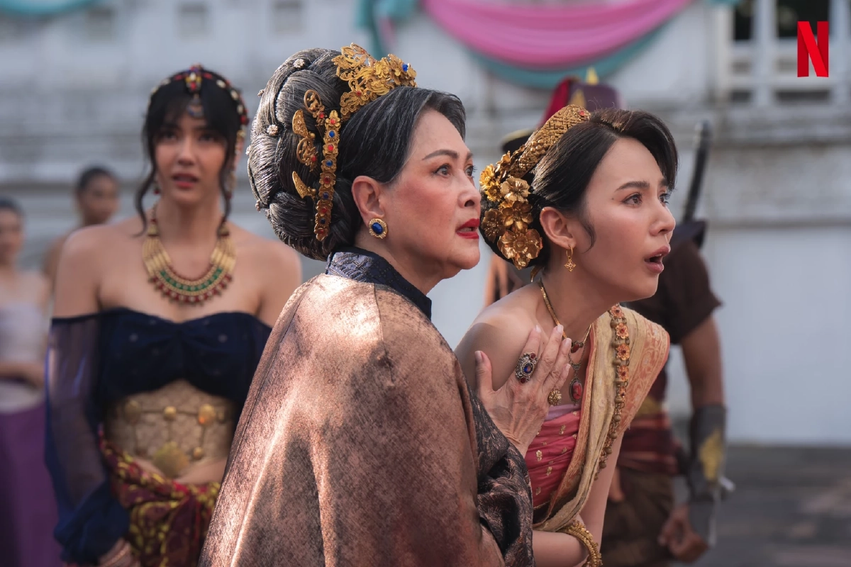 ถอดรหัสตัวละคร "เพลิงพระนาง"หลัง Netflix เผยภาพแรกจากซีรีส์ขนลุก