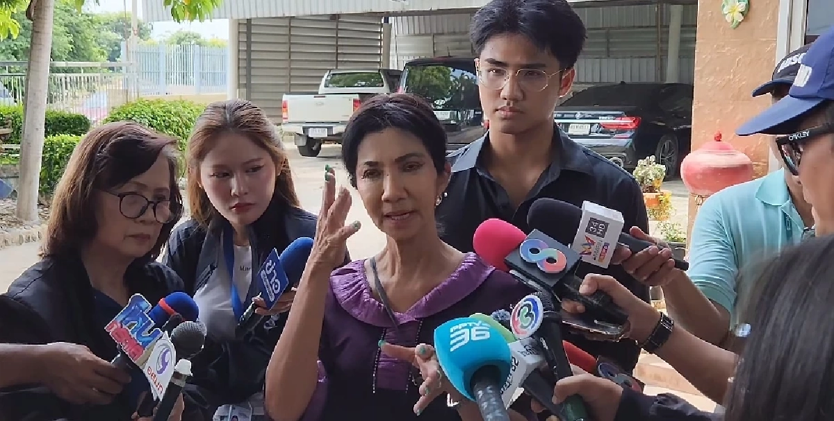 "ป้าแมว" ประกาศขายกิจการ ยืนยัน ผอ.นัยนา เป็นคนดี ไม่ควรถูกสั่งย้าย