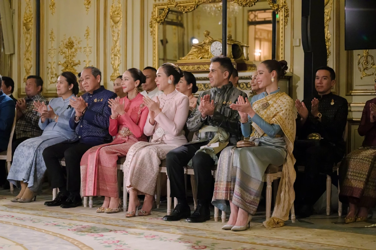 เจ้าฟ้าสิริวัณณวรี’ ทรงถ่ายทอดองค์ความรู้ ‘ชุดไทยพระราชนิยม’  ณ กรุงปารีส  