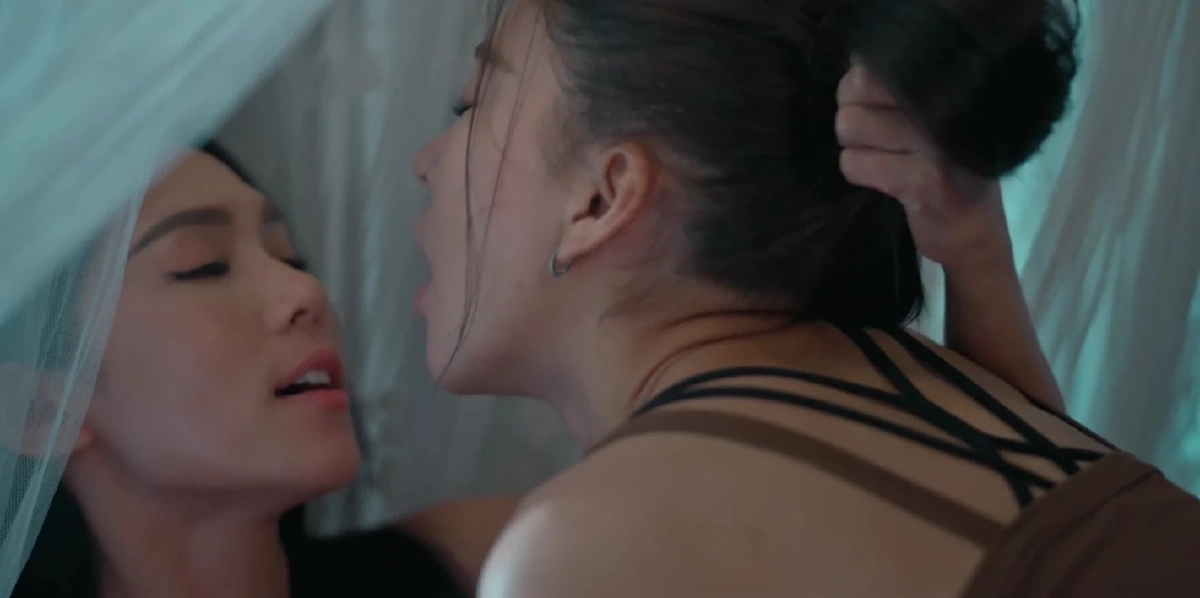 'ปุยนุ่น-บิ๊นท์' เสิร์ฟ 'บัวสวรรค์' เร้าร้อน 'น้องทองส์'กรี๊ดโรงหนังแทบแตก