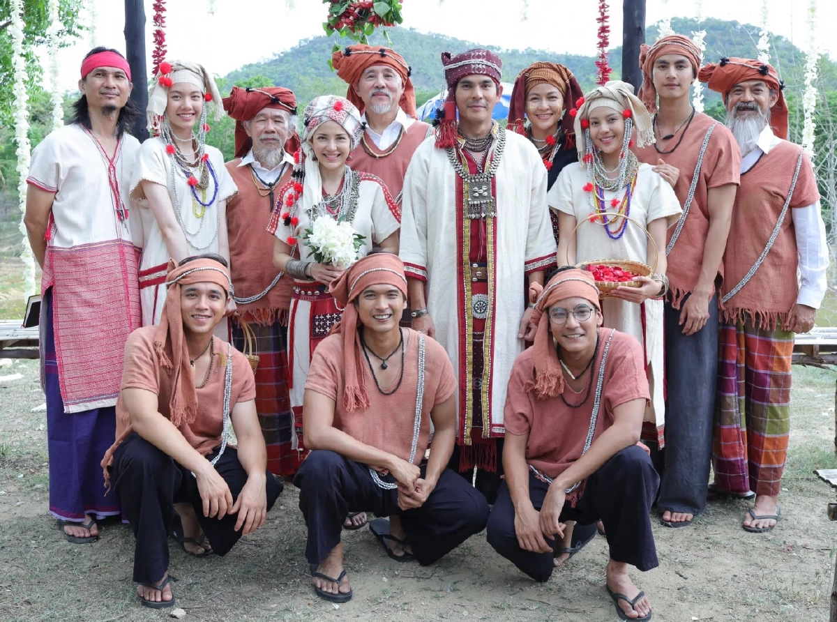 'เก็บแผ่นดิน' ละครฟอร์มยักษ์ 'ภณ-ไอซ์-อุ้ม-อเล็กซ์-ออม' นำทีมสู้เพื่อมาตุภูมิ