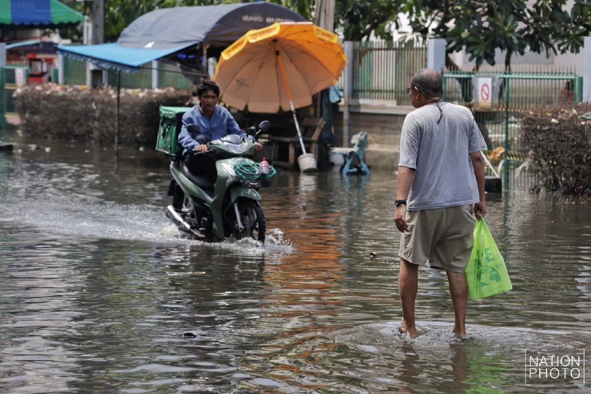 เพจ ที’ ลมฟ้าอากาศ เตือนพรุ่งนี้เกือบทั่วไทยตอนบนฝนจัดเต็ม