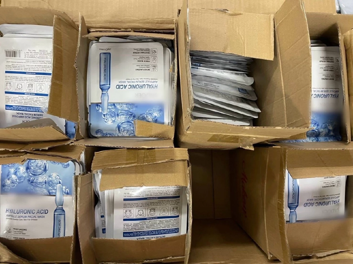 ทลายโกดังเครื่องสำอางจีน-เครื่องมือแพทย์เถื่อน เปิดนาน 4 ปี ขายวันละ 700 ชิ้น!