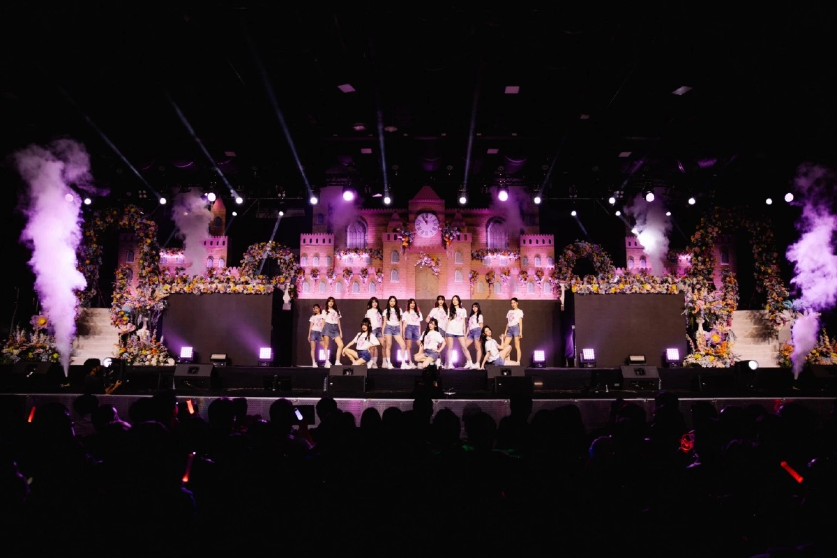 ประมวลภาพ BNK48 รุ่นที่ 3 คอนเสิร์ตจบการศึกษา