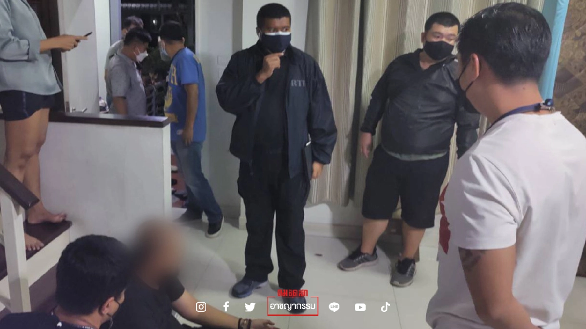 หนุ่มใหญ่ออฟฟิศติดหนี้"พนันบอลออนไลน์" หน้ามืดควงปืนปลอมชิงทอง