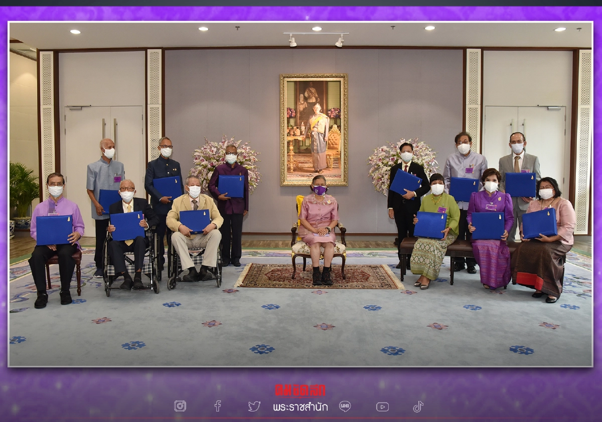 เสด็จออกแทนพระองค์ พระราชทานโล่และเข็มเชิดชูเกียรติ แก่ศิลปินแห่งชาติ เสด็จออกแทนพระองค์ พระราชทานโล่และเข็มเชิดชูเกียรติ แก่ศิลปินแห่งชาติ