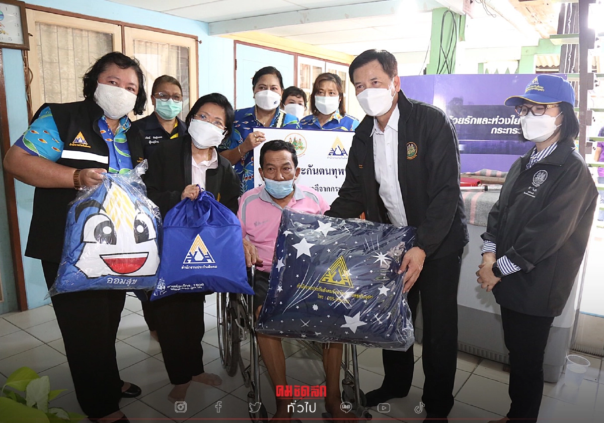 ก.แรงงาน ลงพื้นที่ "น้ำท่วม" เยี่ยมผู้ประกันตนทุพพลภาพ ก.แรงงาน ลงพื้นที่ "น้ำท่วม" เยี่ยมผู้ประกันตนทุพพลภาพ