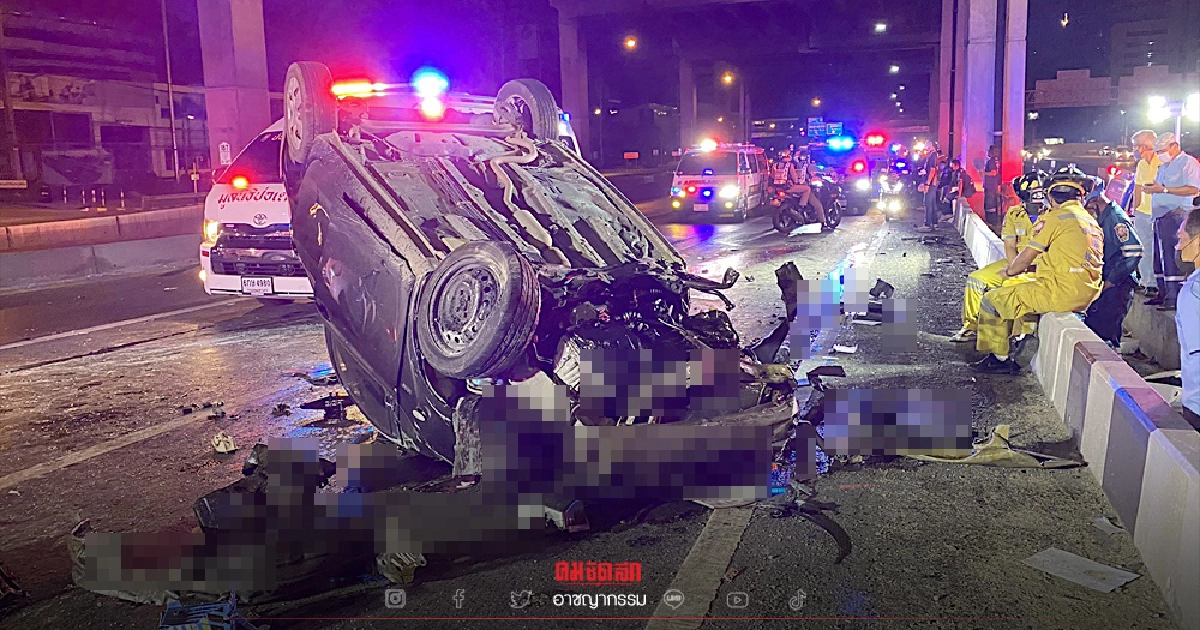 "ยาริส" "เหินข้ามสะพาน" แยกลาดพร้าว รถเสียหลักพลิกคว่ำ เสยท้ายซีวิค ดับ 1 ราย "ยาริส" "เหินข้ามสะพาน" แยกลาดพร้าว รถเสียหลักพลิกคว่ำ เสยท้ายซีวิค ดับ 1 ราย