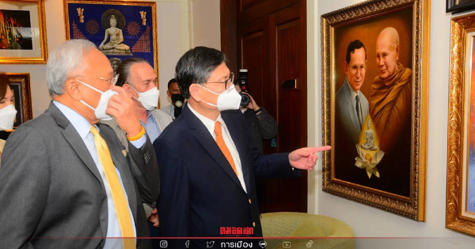 เปิดนิทรรศการ " เทิดไท้องค์อัครศิลปิน "