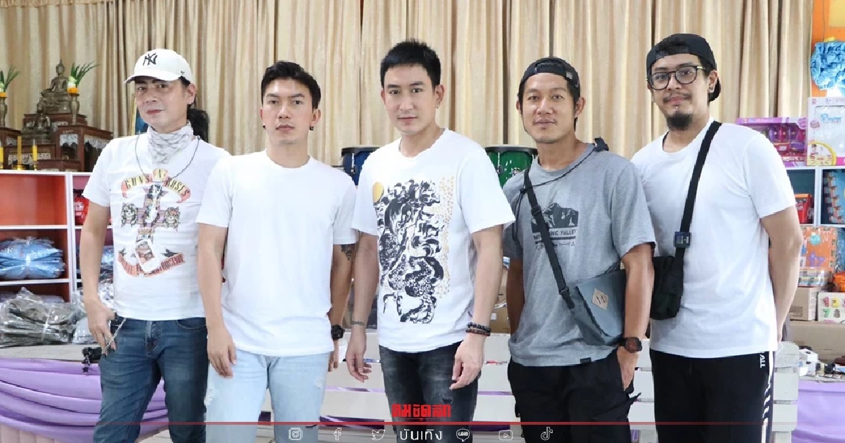 หล่อใจบุญ "แพท พาวเวอร์แพท" บริจาคเครื่องดนตรีให้โรงเรียน กว่า 4 แสน หล่อใจบุญ "แพท พาวเวอร์แพท" บริจาคเครื่องดนตรีให้โรงเรียน กว่า 4 แสน