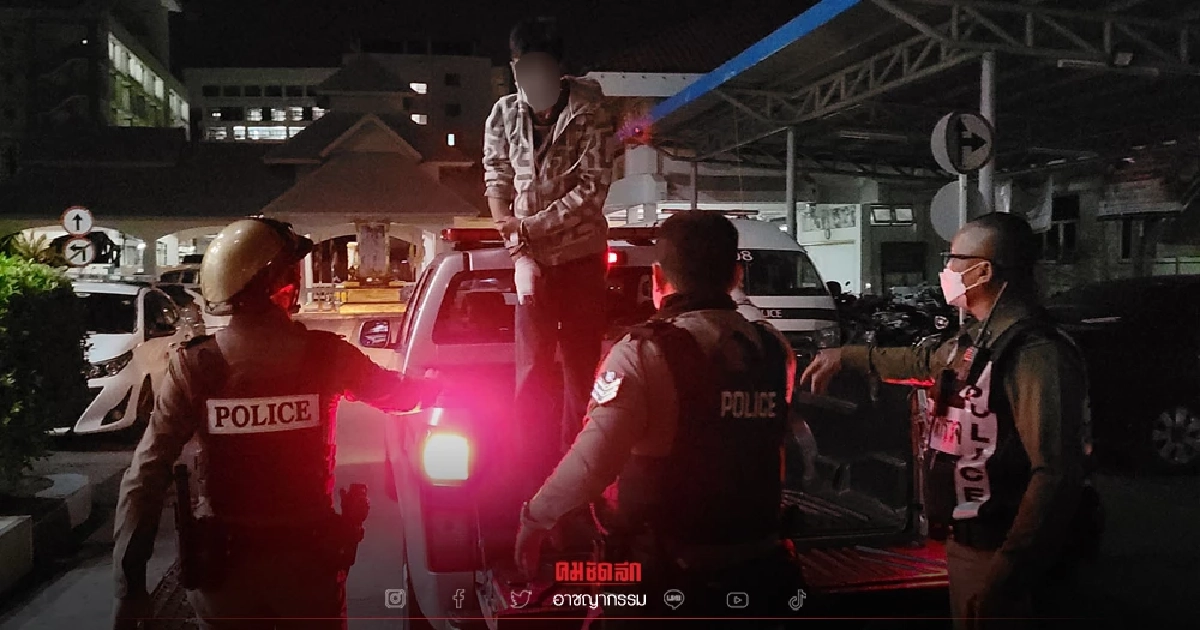 หนุ่มบุรีรัมย์ เมาปลิ้น คว้าหิน "ทุบกระจกธนาคาร" พลาดท่า กระจกบาดเลือดสาด