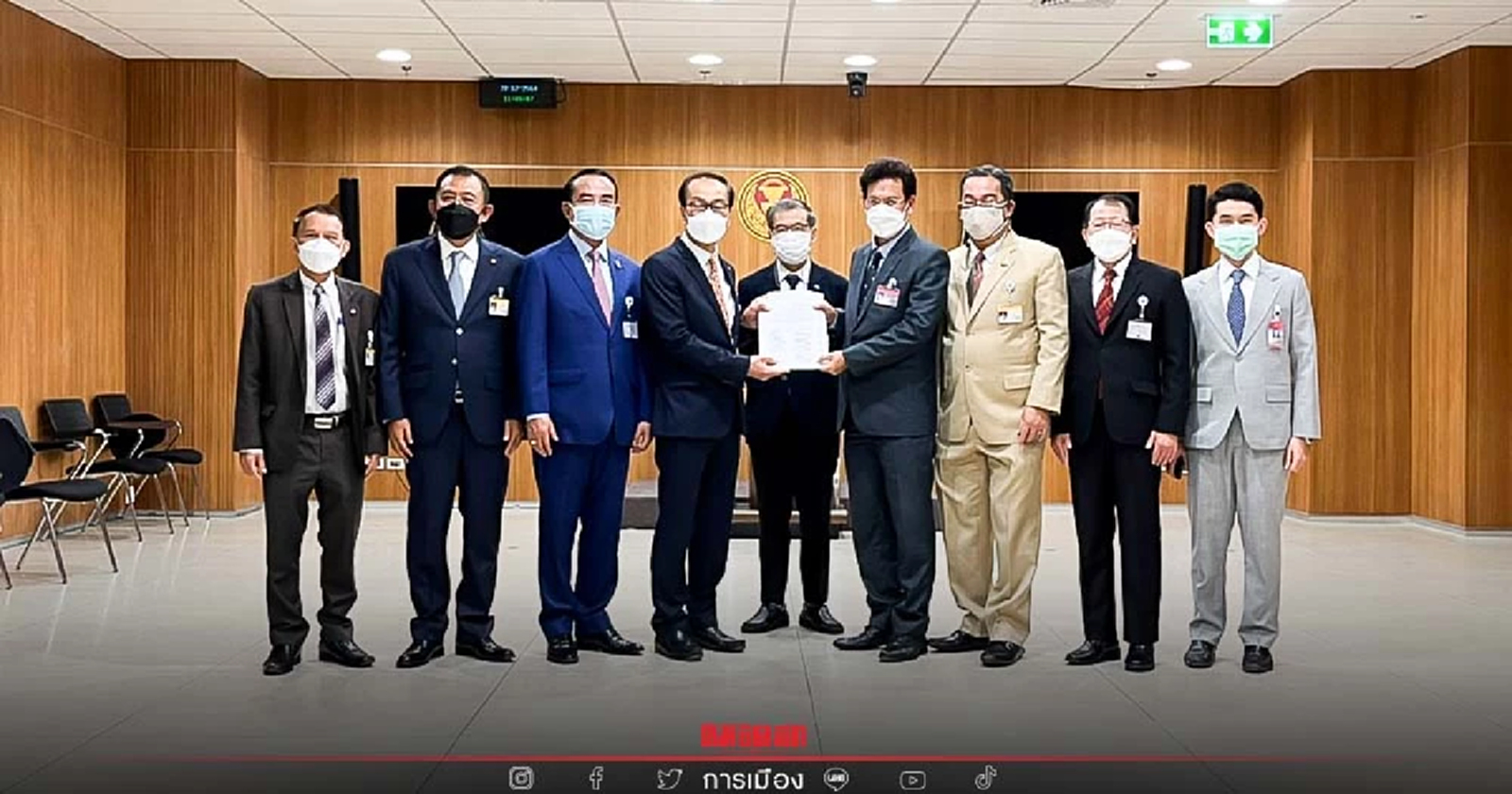 พรรคร่วมรัฐบาลยื่นร่างกม.ลูกต่อปธ.รัฐสภา ชินวรณ์คาดถกวาระแรก ก.พ.ปีหน้า