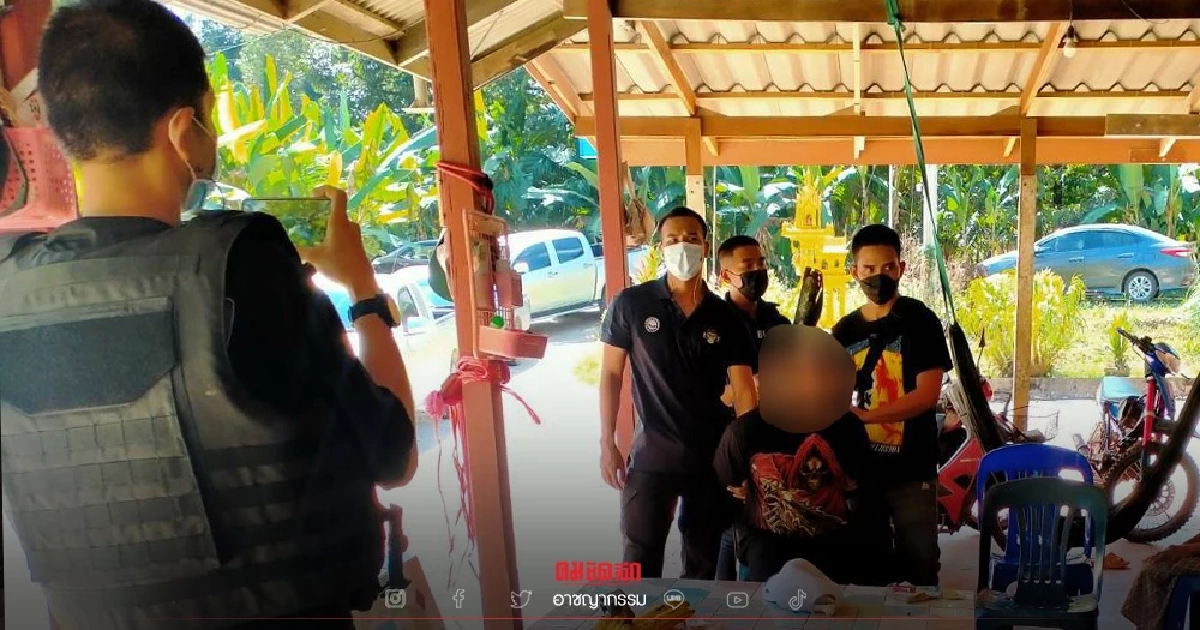 จับแล้ว มือปืน ยิงรถหาเสียง "ผู้กำกับหนุ่ย" พรรคกล้า พบยังใส่กำไลอีเอ็ม.