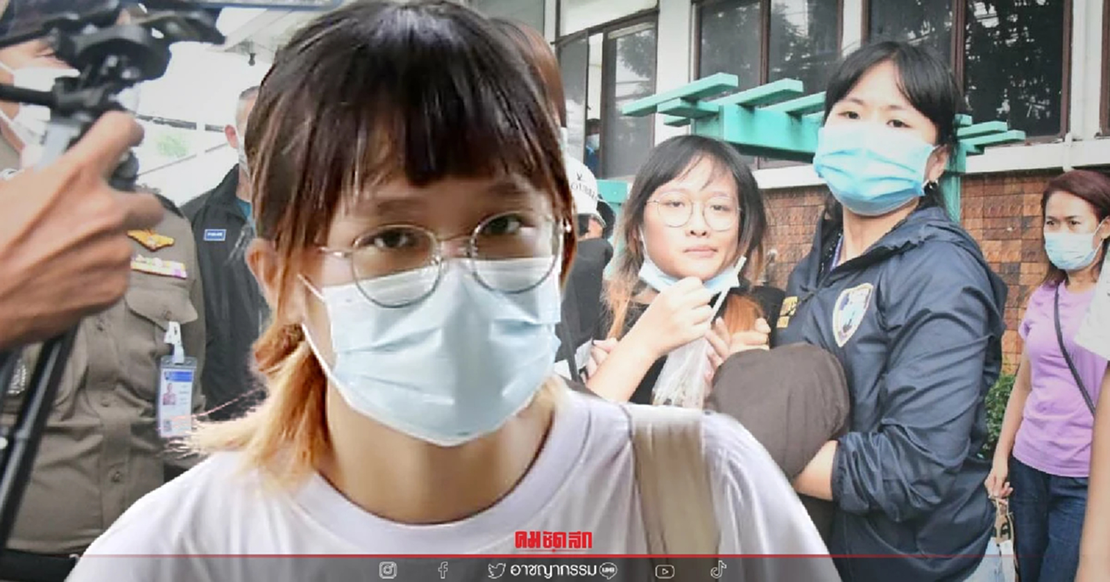 ศาลให้ประกัน "เบนจา" ถึง 22 พ.ค. สั่งห้ามออกจากบ้าน หลัง 6 โมงเย็น-ติดกำไลEM