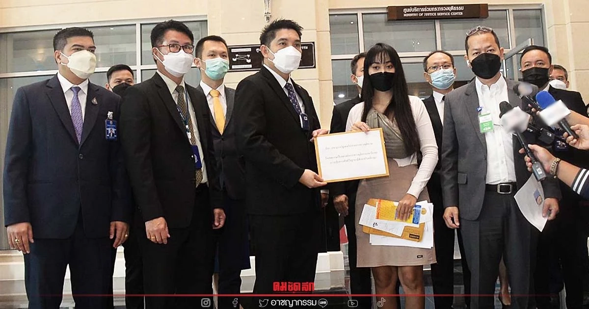 หญิงสาวร้อง ยธ.ถูก"แฟนเก่า"กระทืบจนม้ามแตก หญิงสาวร้อง ยธ.ถูก"แฟนเก่า"กระทืบจนม้ามแตก