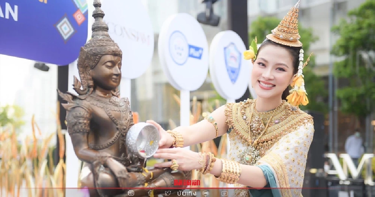 "ใบเฟิร์น พิมพ์ชนก" งามสง่าในภาพลักษณ์ ‘นางกิริณีเทวี’ นางสงกรานต์ 2565