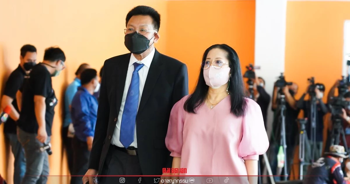"แม่แตงโม" พร้อมทนายเดชา แจ้งความ "กระติก" เพิ่ม ข้อหาทำลายหลักฐาน "แม่แตงโม" พร้อมทนายเดชา แจ้งความ "กระติก" เพิ่ม ข้อหาทำลายหลักฐาน