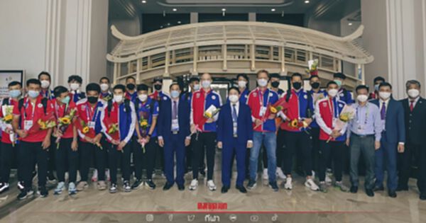 "มาโน่ โพลกิ้ง" นำทัพ "ทีมชาติไทย" ถึงเวียดนาม พร้อมลุยซีเกมส์ ครั้งที่ 31