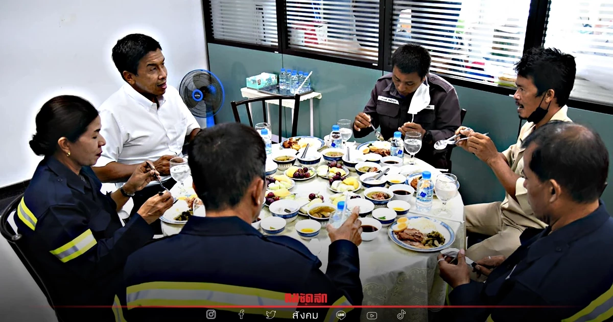 ส่องเมนู เที่ยงวันอาทิตย์ ของ "ชัชชาติ" ที่เขตบางบอน เอ่ยปากยากกินเมนูนี้ ส่องเมนู เที่ยงวันอาทิตย์ ของ "ชัชชาติ" ที่เขตบางบอน เอ่ยปากยากกินเมนูนี้