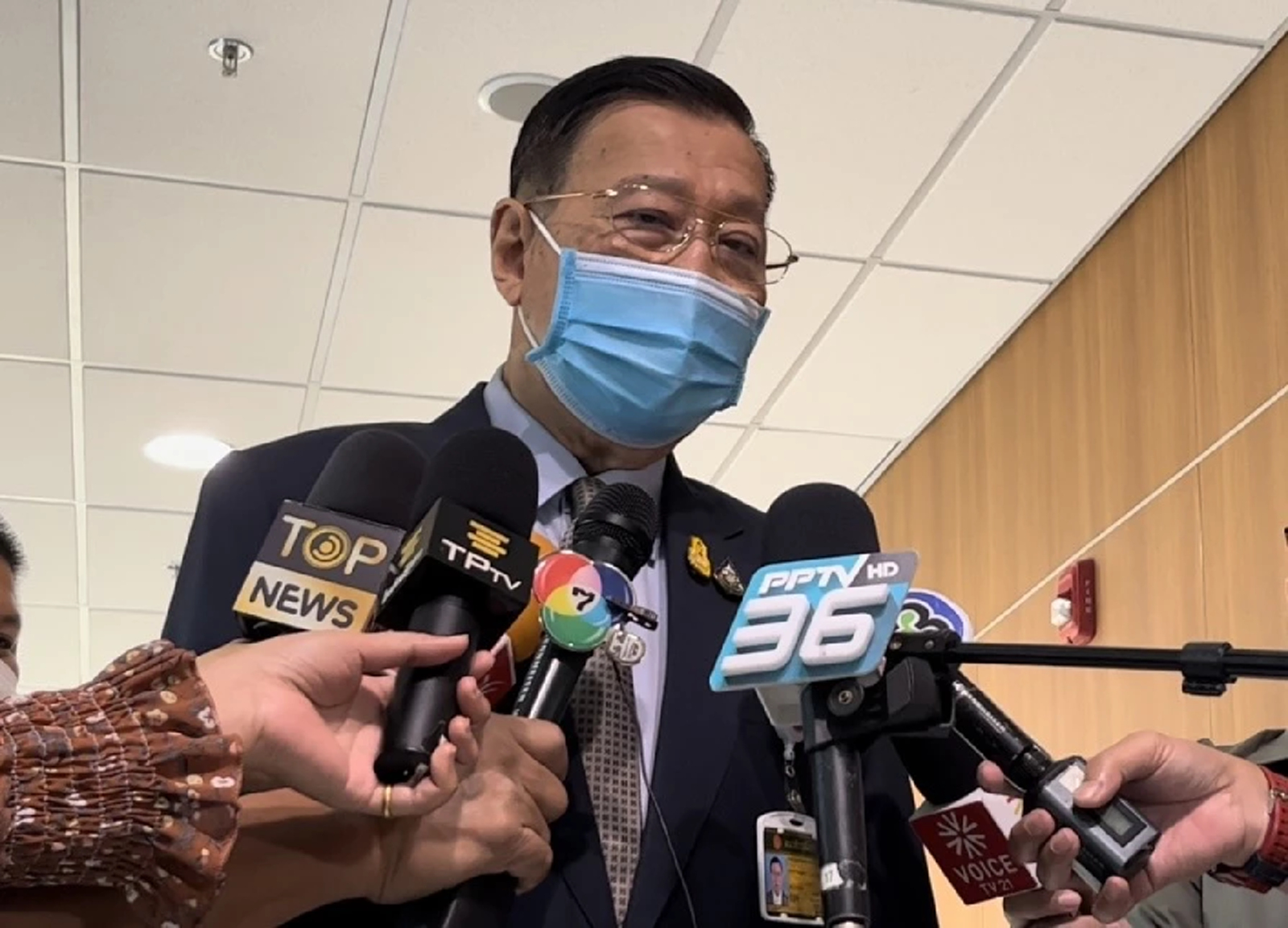 วุฒิสภา สอบปมตั้ง สิบตำรวจโทหญิง นั่งที่ปรึกษากิตติมศักดิ์ 