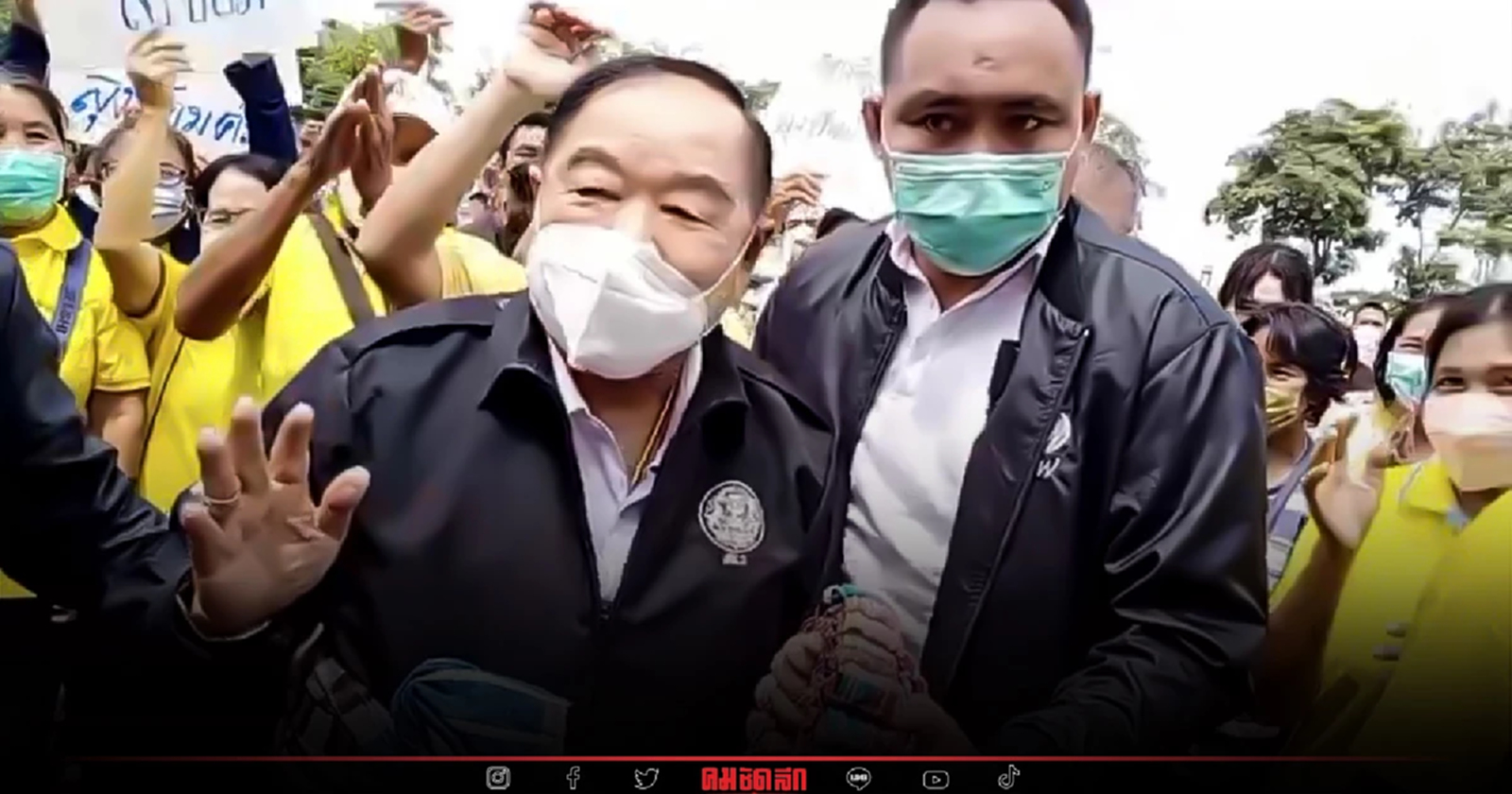 "บิ๊กป้อม" ลุยน้ำท่วม "ชัยนาท-อยุธยา" พร้อมสั่งการเร่งแก้ปัญหาน้ำท่วม