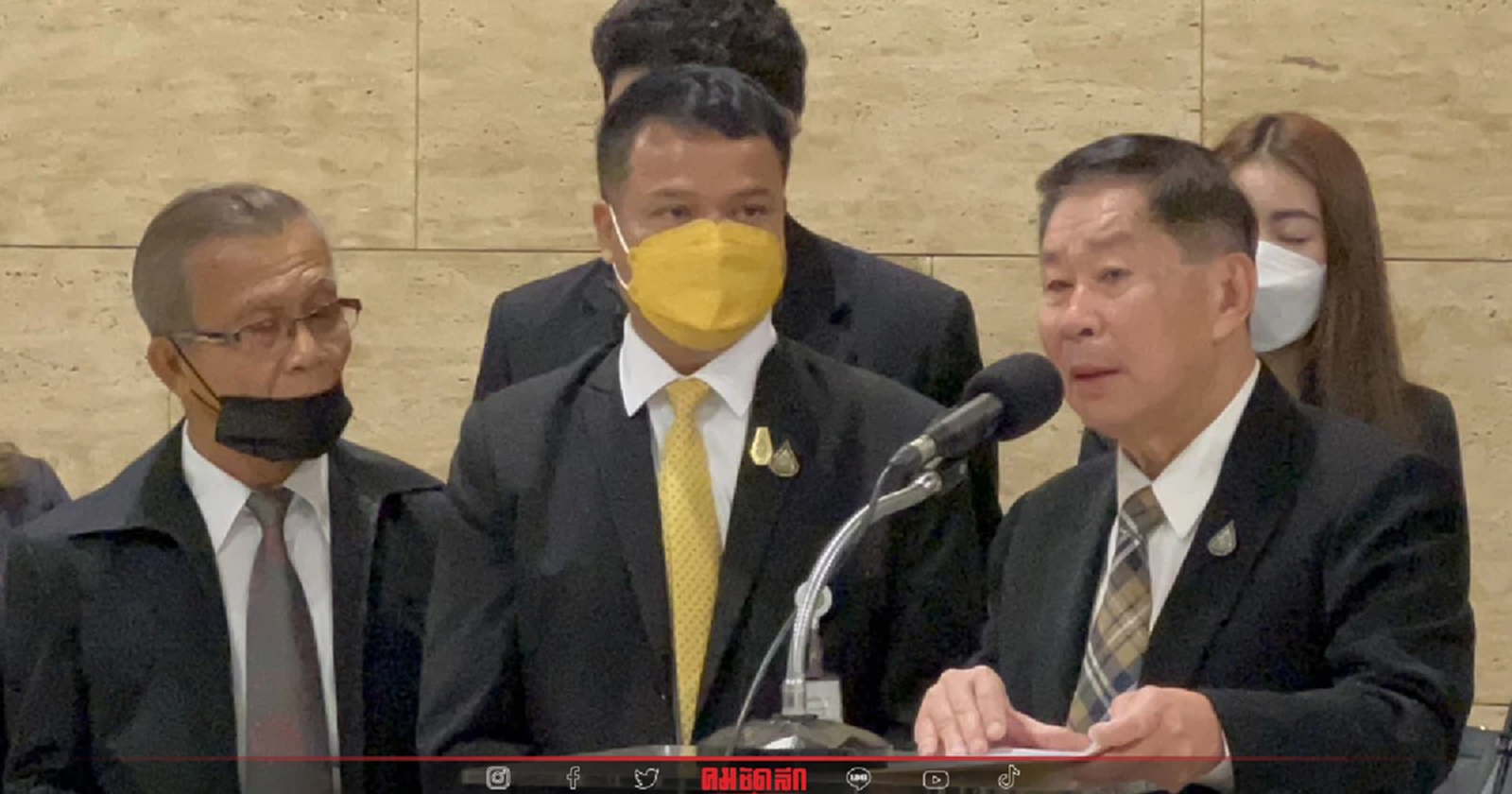 "เสรีพิศุทธ์" เชื่อ พี่น้อง 2 ป. แตกจริง พปชร. ไม่เอา "ประยุทธ์" หนีชิ่งไป รทสช.