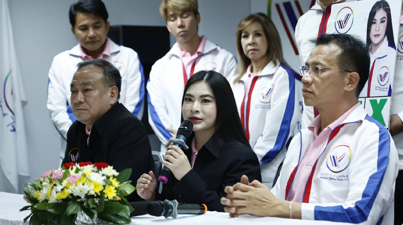 'มาดามหยก' พรรครวมแผ่นดิน อ้อนขอคนไทยเปลี่ยนไปด้วยกัน