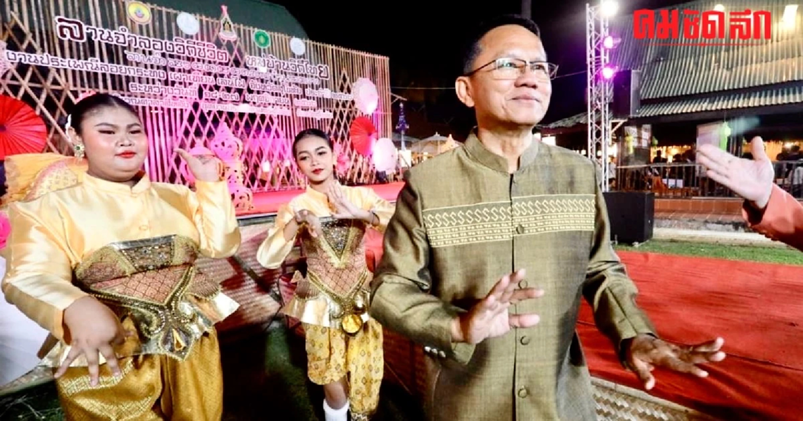 วันแรก นทท. แห่ร่วมงาน 'ลอยกระทง เผาเทียน เล่นไฟ' เกือบ 50,000 คน