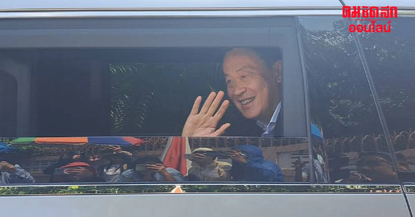 'เศรษฐา' นั่ง รถประจำตำแหน่ง คันใหม่ เข้า บ้านจันทร์ส่องหล้า