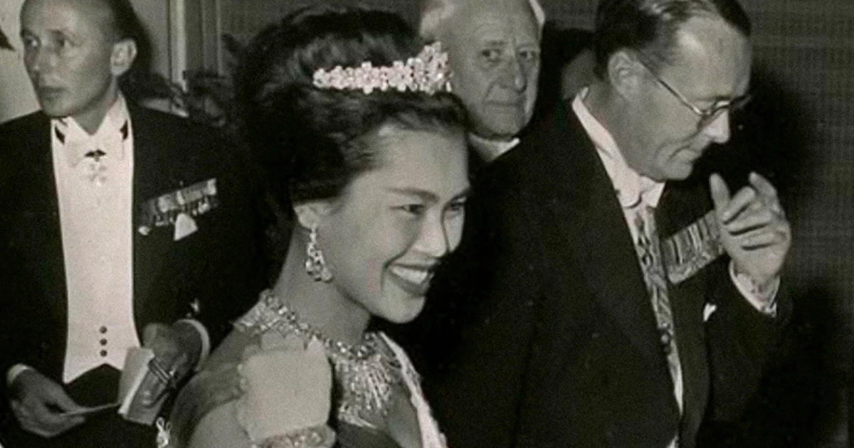 เจาะลึกเบื้องหลังแฟชั่น ‘สมเด็จพระพันปีหลวง’ กับดีไซเนอร์คู่บารมี ‘ปิแอร์ บัลแมง’ เจาะลึกเบื้องหลังแฟชั่น ‘สมเด็จพระพันปีหลวง’ กับดีไซเนอร์คู่บารมี ‘ปิแอร์ บัลแมง’