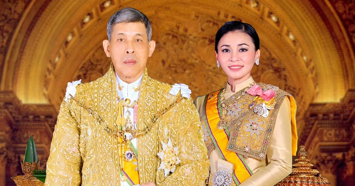 เนื่องใน "วันนวมินทรมหาราช" ขอเชิญประชาชนเฝ้าฯ รับเสด็จ พระบาทสมเด็จพระเจ้าอยู่หัว และสมเด็จพระนางเจ้าฯ พระบรมราชินี